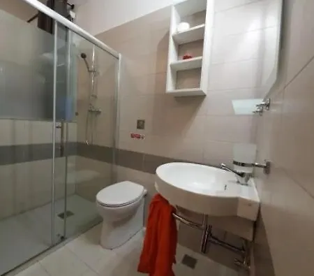 Private Studio Gazde/Camere de închiriat *